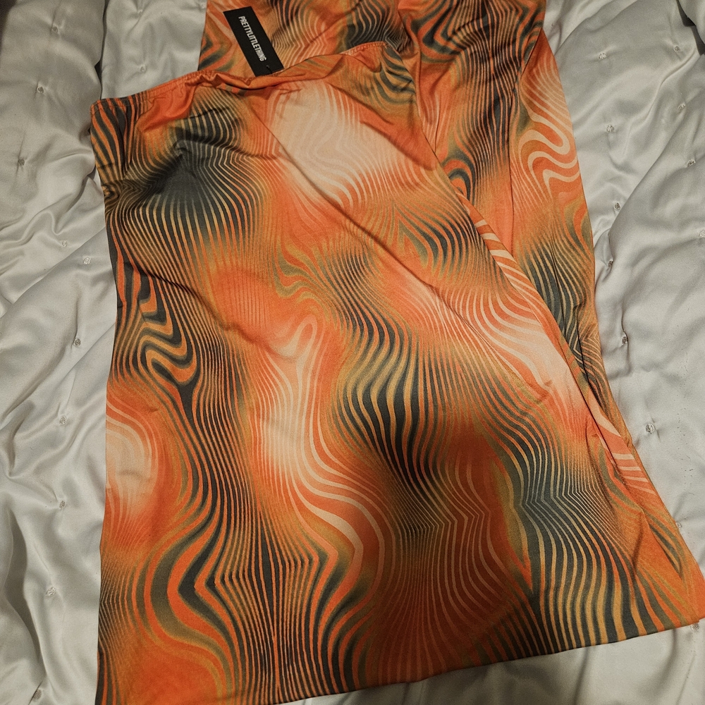 NWT PrettyLittleThing Orange and Black Swirl Dress